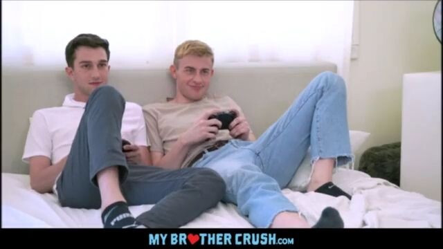 Two twink boyfriends have after school fuck and suck cam session